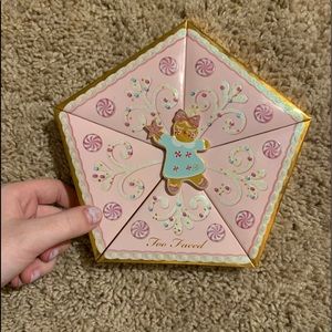 Two faced holiday eyeshadow palette